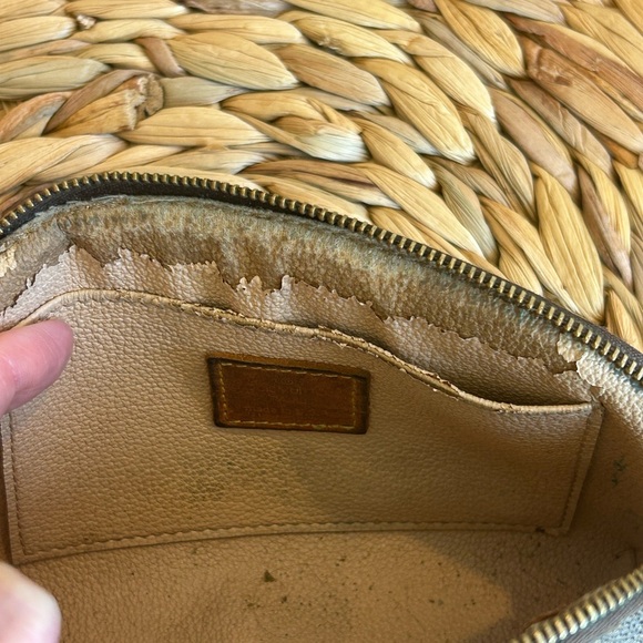 Louis Vuitton Monogram Cosmetic Pouch - Picture 10 of 13